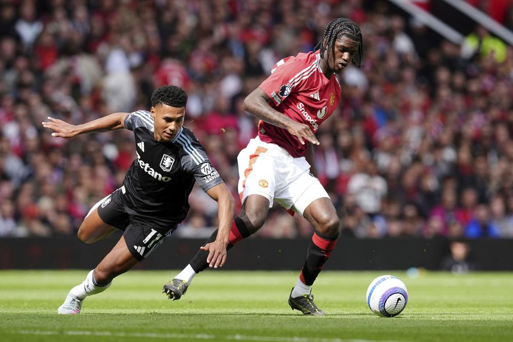 弗兰克：范德芬进球前我心想他要去哪，在场边喊让他快传球